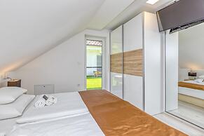 Pool & Whirlpool Art Villas