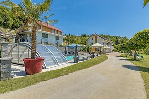Pool & Whirlpool Art Villas