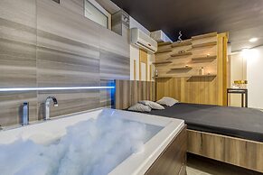 Pool & Whirlpool Art Villas