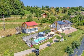 Pool & Whirlpool Art Villas