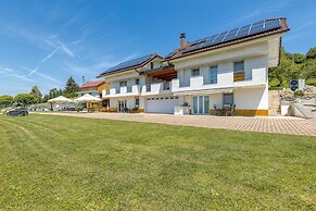 Pool & Whirlpool Art Villas