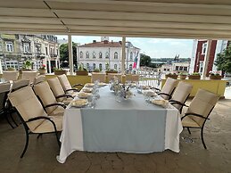 Anna Palace Hotel