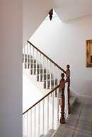 Luxury Beachfront Penthouse, Panoramic Sea Views