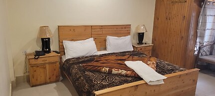 PinePark Lake Luxury Resort Naran