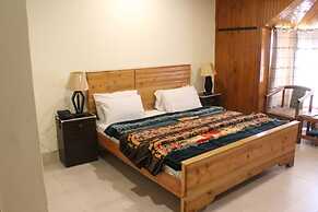 PinePark Lake Luxury Resort Naran