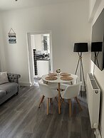 2-bed, Sleeps 4, Free Parking, Pets Allowed