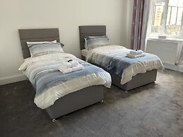 2-bed, Sleeps 4, Free Parking, Pets Allowed