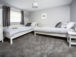 1 Wesley Mews