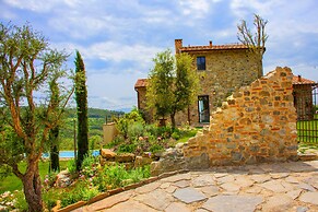 Wonderful Private Villa With Pool in Riparbella