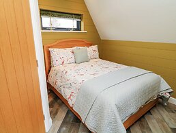 Buttercup Lodge