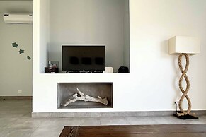 Sandy Feet House