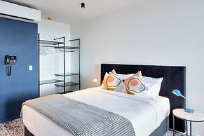 Roomie Apartment Hotel