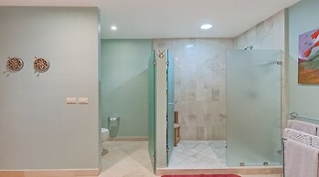 Luna Blanca 702 by Kivoya