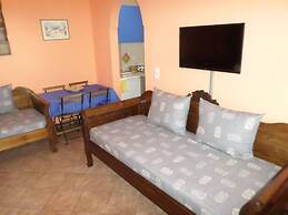 Santorious Spacious Apartment