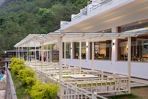 Bhotekoshi Heli Resort and Spa