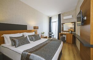 Qinn Hotels