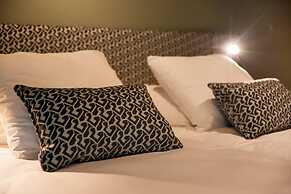 Heavens Hotel