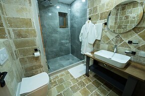Ahiyan Hotel
