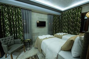 Ahiyan Hotel