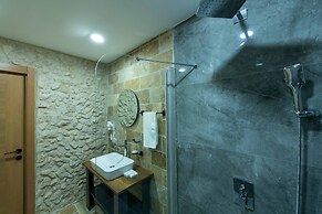 Ahiyan Hotel