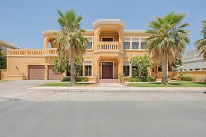 Prvt Pool amp Beach in Luxury Palm Jumeirah Villa