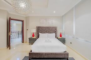 Prvt Pool amp Beach in Luxury Palm Jumeirah Villa