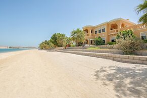 Prvt Pool amp Beach in Luxury Palm Jumeirah Villa