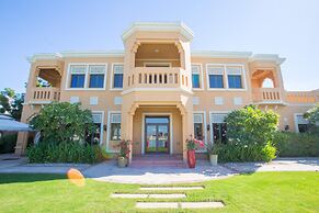 Prvt Pool amp Beach in Luxury Palm Jumeirah Villa