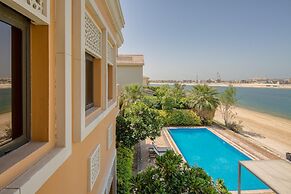 Prvt Pool amp Beach in Luxury Palm Jumeirah Villa