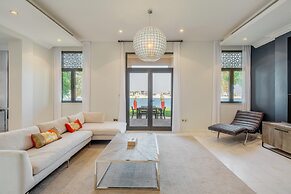 Prvt Pool amp Beach in Luxury Palm Jumeirah Villa