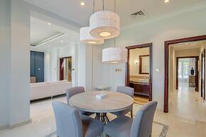 Prvt Pool amp Beach in Luxury Palm Jumeirah Villa