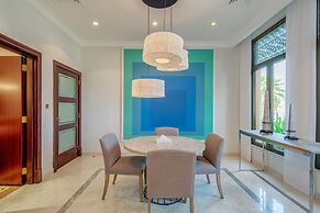 Prvt Pool amp Beach in Luxury Palm Jumeirah Villa