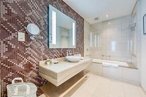 Cool Dubai Apt Next Burj Khalifa Design District
