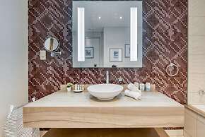 Cool Dubai Apt Next Burj Khalifa Design District