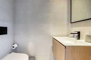 Luxury Apt W Burj Khalifa Vw Dubai Canal Access