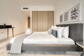 Luxury Apt W Burj Khalifa Vw Dubai Canal Access