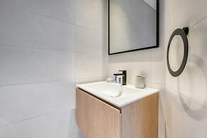 Luxury Apt W Burj Khalifa Vw Dubai Canal Access