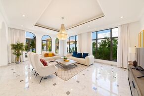 Luxury Villa w Dramatic Vw Private Beach Pool