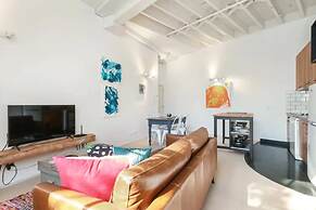 Spacious 1 Bedroom Apartment in Teneriffe, Brisbane