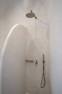 Serendipity Cliffside Villa & Suites