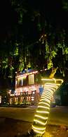 Crescent Inn