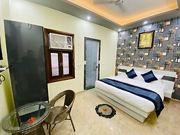 Crescent Inn