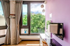Lightness Hotel