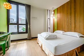 Lightness Hotel