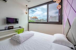 Lightness Hotel