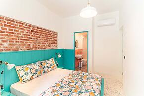 Be Bold Hostel