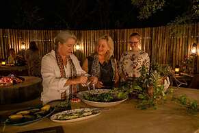 Safari Moon Luxury Bush Lodge