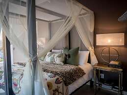 Safari Moon Luxury Bush Lodge