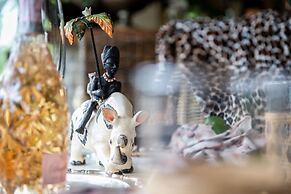 Safari Moon Luxury Bush Lodge