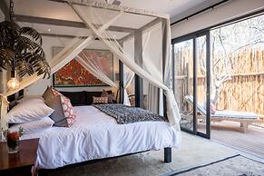 Safari Moon Luxury Bush Lodge